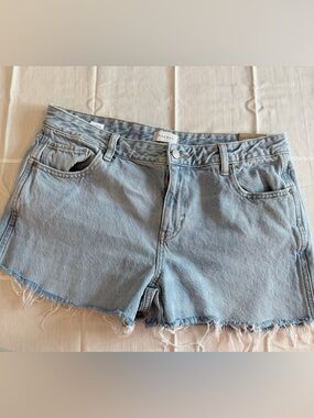 PacSun Casey Low Rise Baggy Light Wash Denim Cutoff Shorts